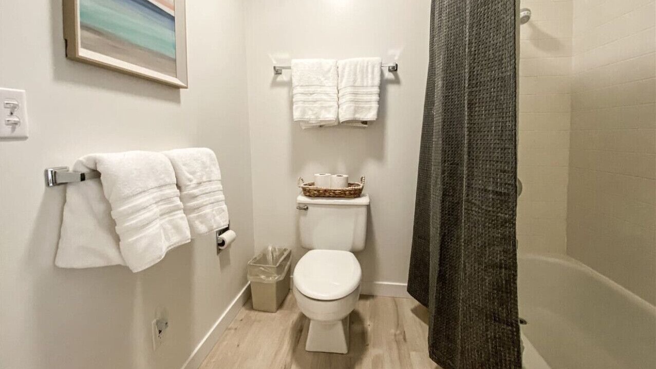 Photo of Bathroom in Harbor Village