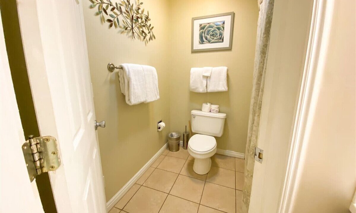 Photo of Bathroom in Harbor Village