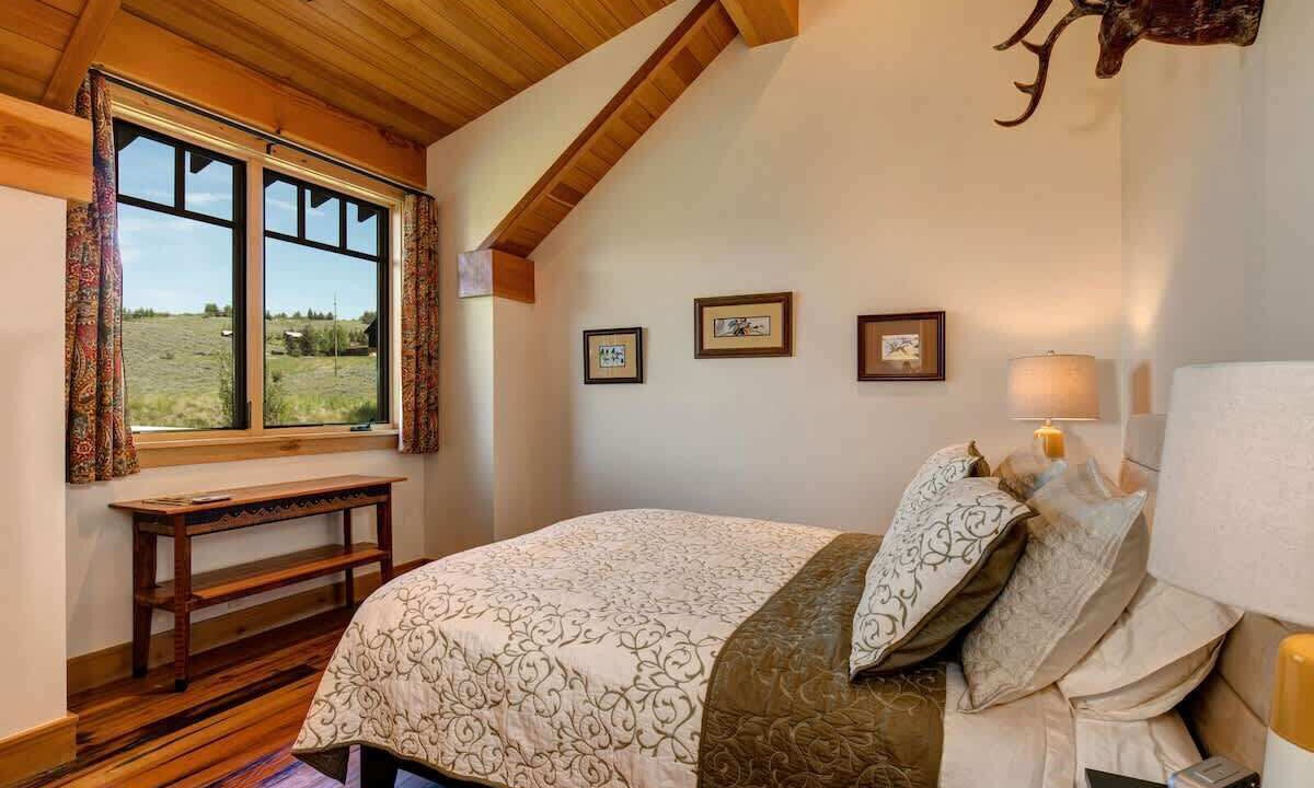 Photo of Bedroom in Jackson