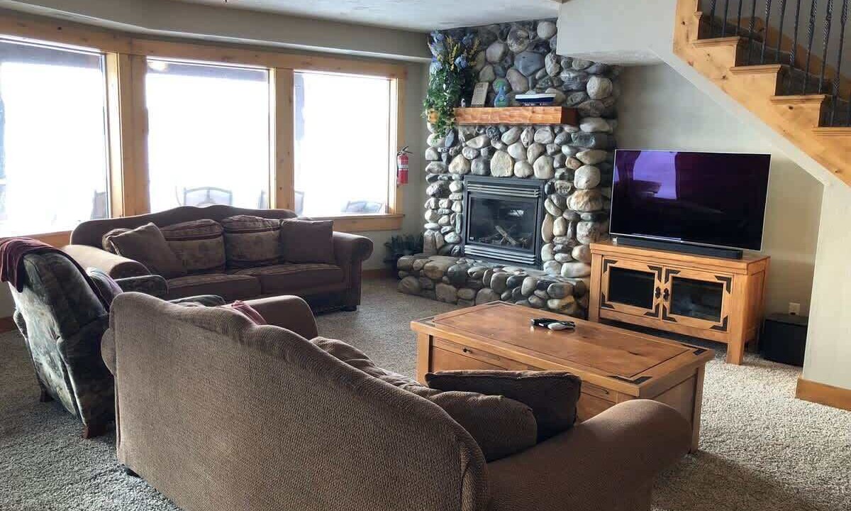 Photo of Livingroom in Island Park