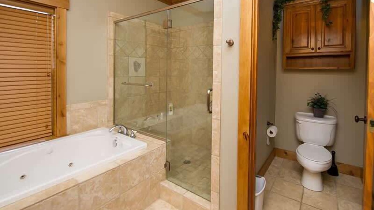 Photo of Bathroom in Island Park
