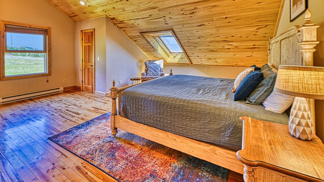 Photo of Bedroom in Wineglass