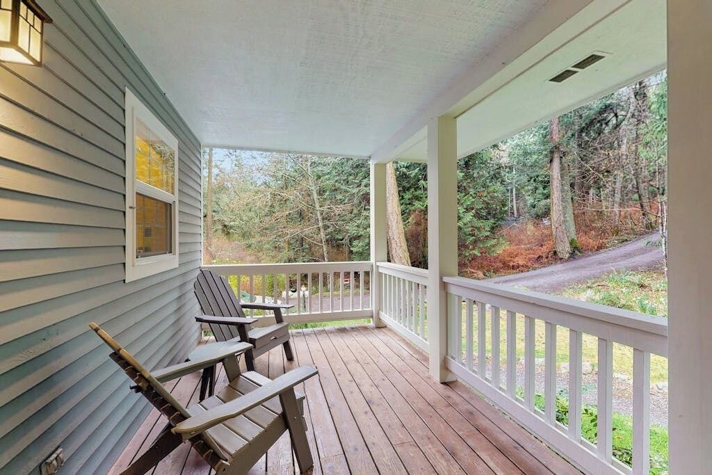 Photo of Patio Balcony in Eastsound