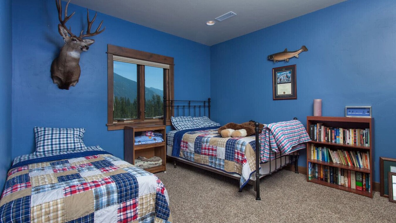 Photo of Bedroom in West Glacier
