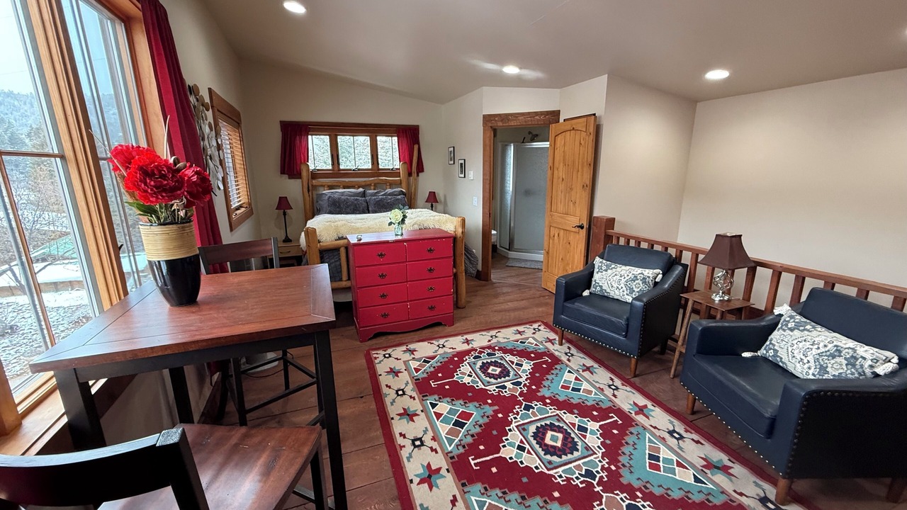 Photo of Bedroom in West Yellowstone