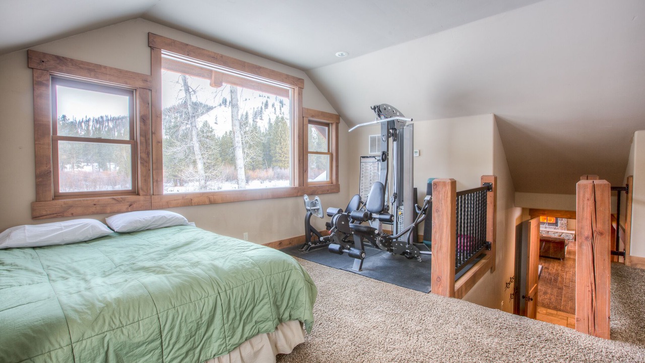 Photo of Bedroom in Featherville