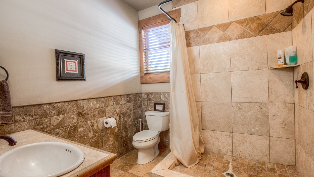 Photo of Bathroom in Featherville