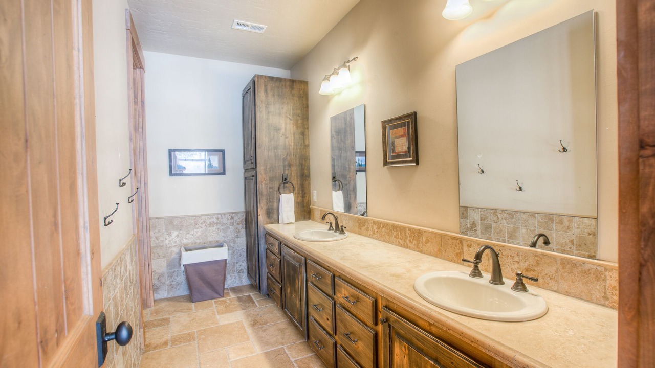 Photo of Bathroom in Featherville