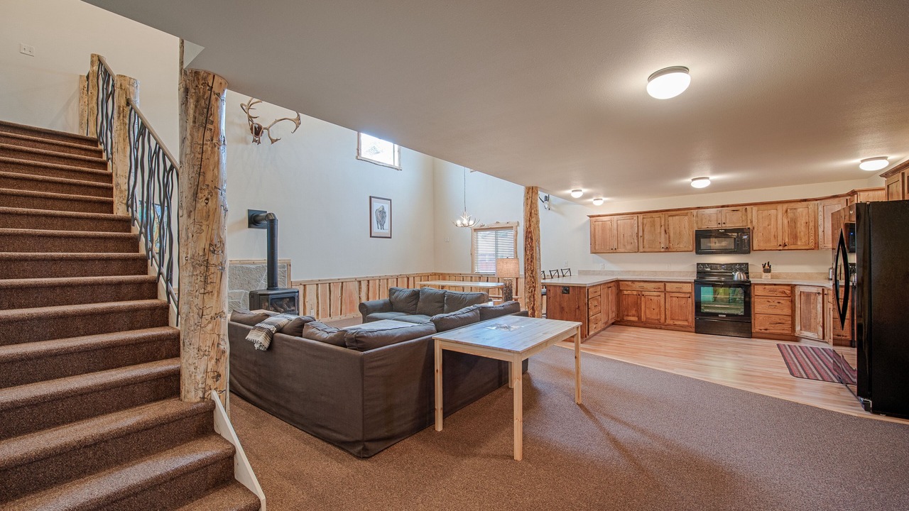 Photo of Livingroom in West Yellowstone