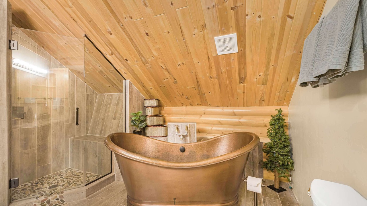 Photo of Bathroom in Island Park