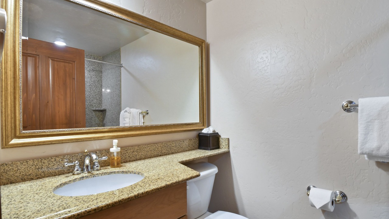 Photo of Bathroom in Midway