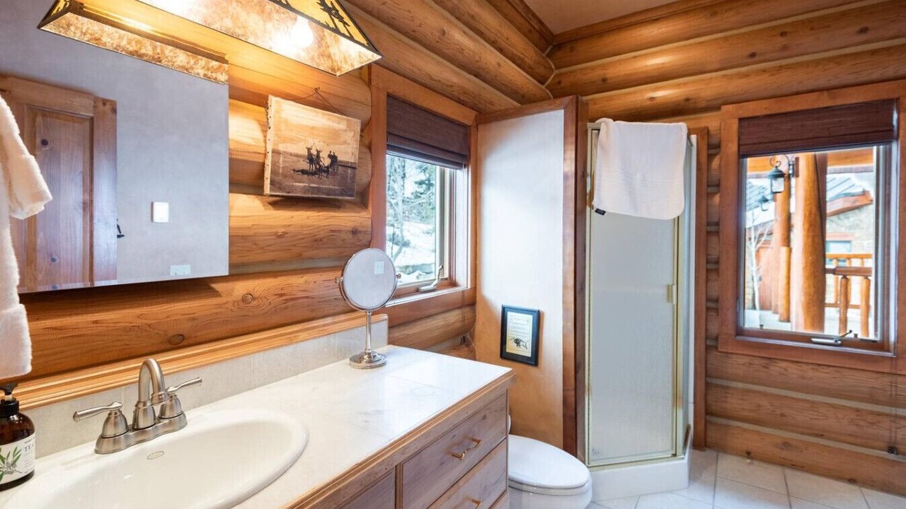 Photo of Bathroom in Game Creek