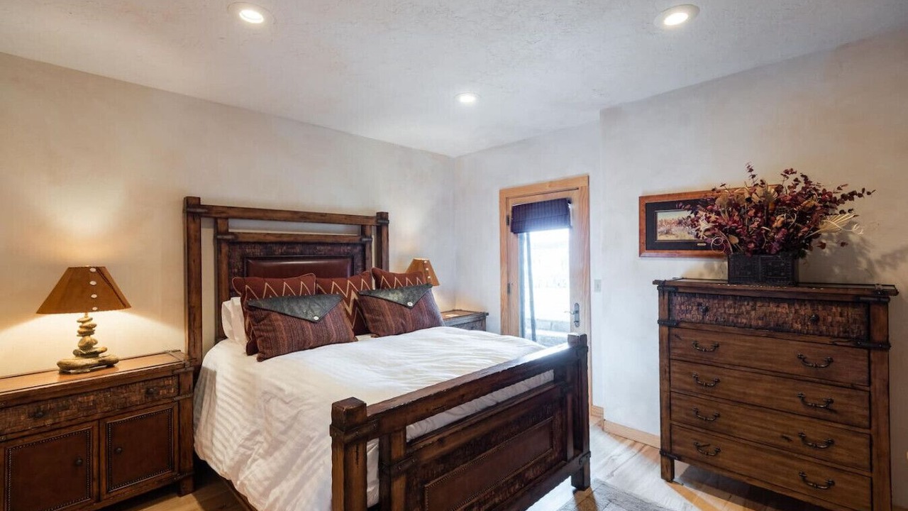 Photo of Bedroom in Game Creek