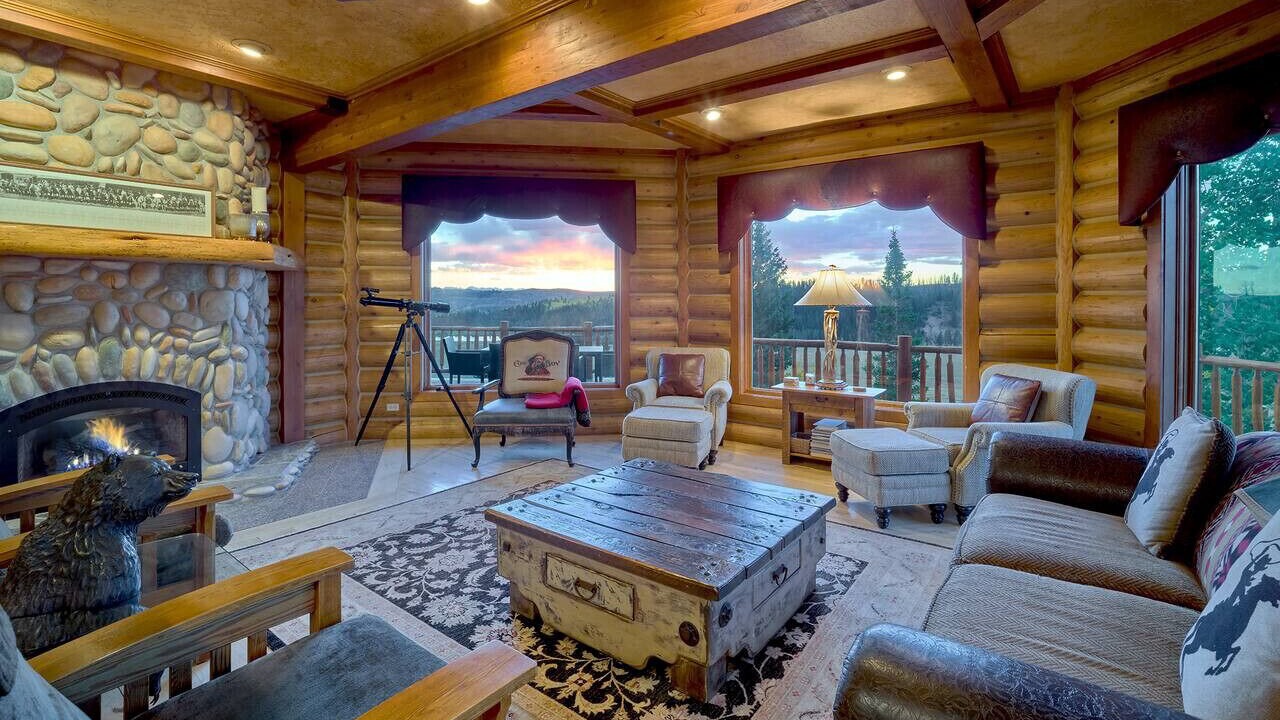 Photo of Livingroom in Game Creek
