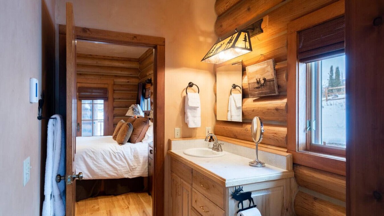 Photo of Bathroom in Game Creek