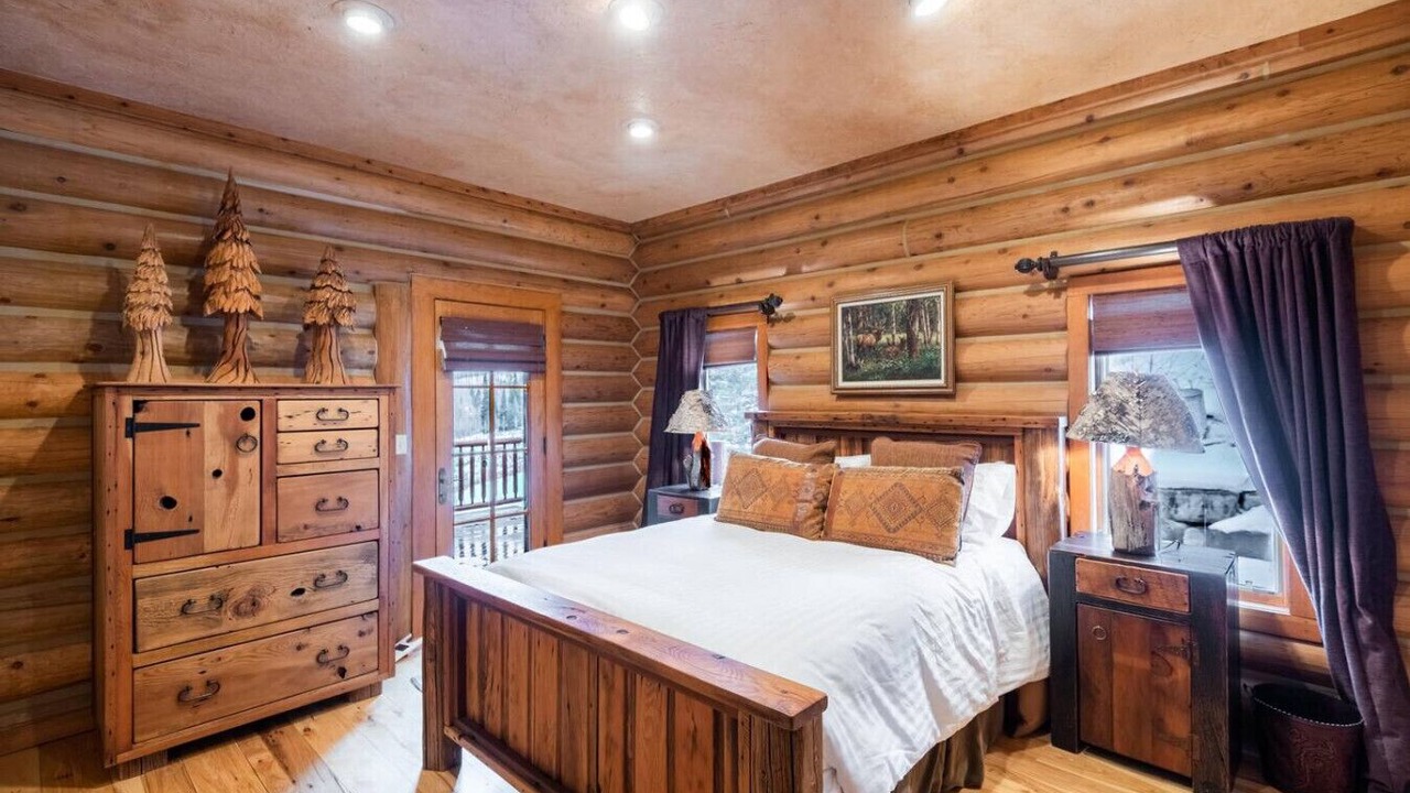 Photo of Bedroom in Game Creek