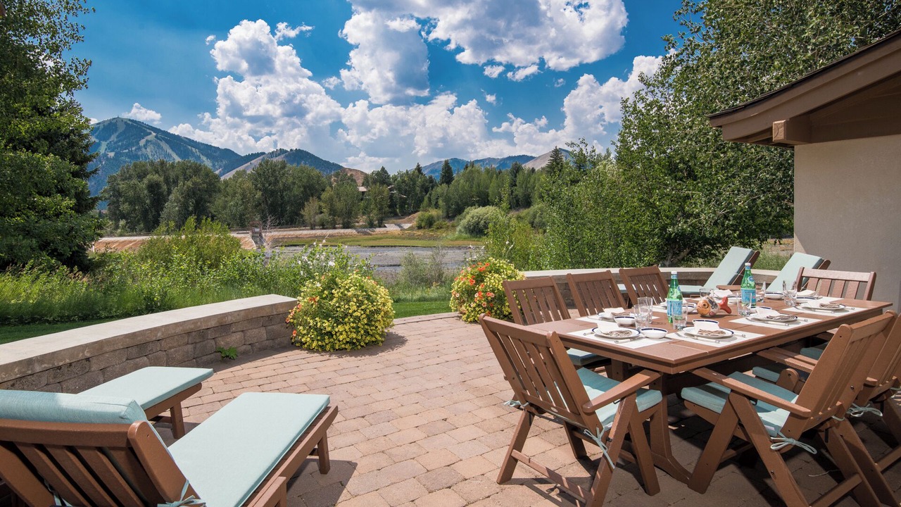 Photo of Outdoor in Elkhorn