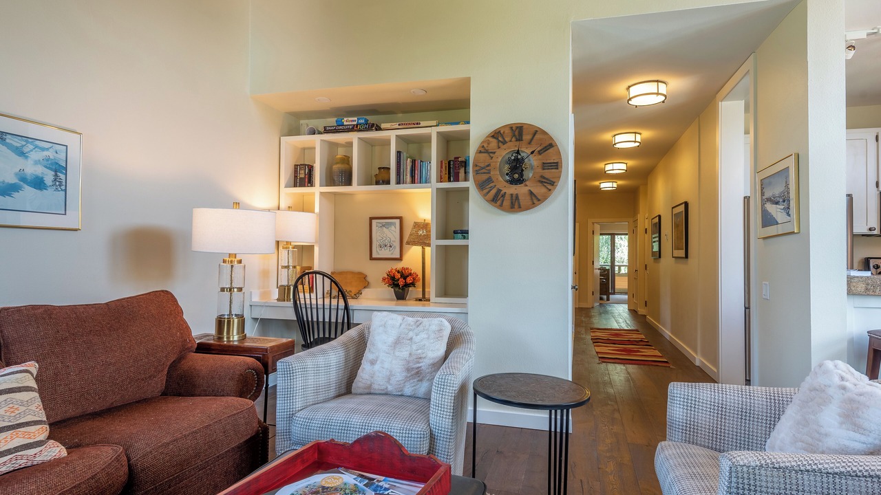 Photo of Livingroom in Elkhorn