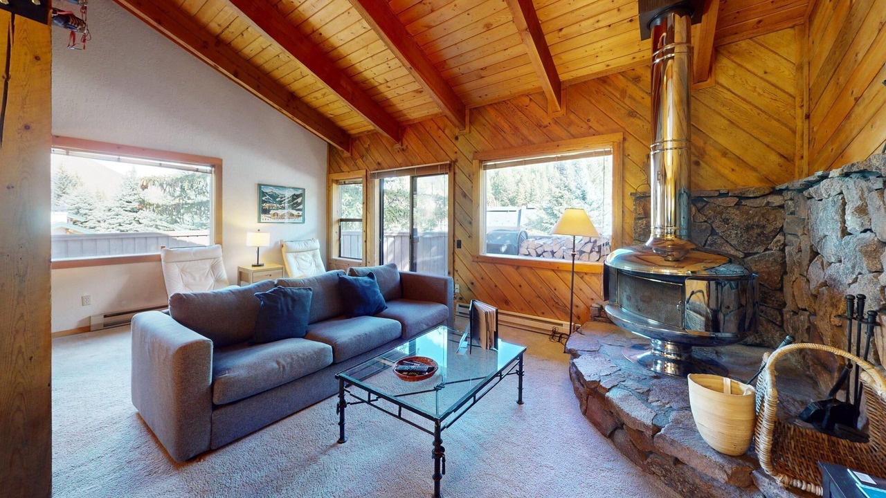 Photo of Livingroom in Warm Springs