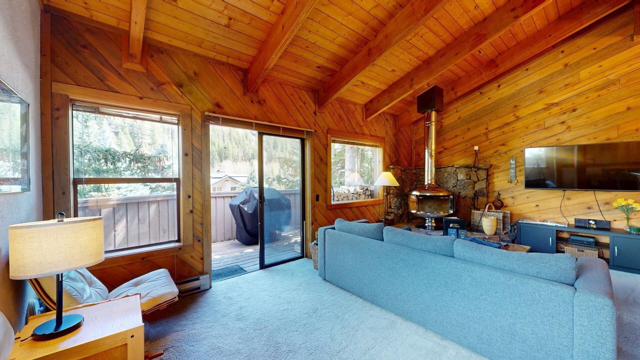 Photo of Livingroom in Warm Springs