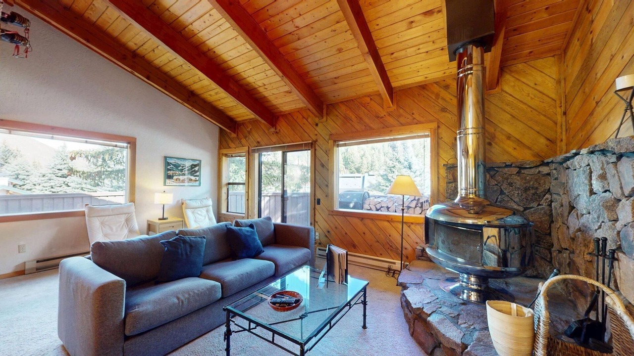 Photo of Livingroom in Warm Springs
