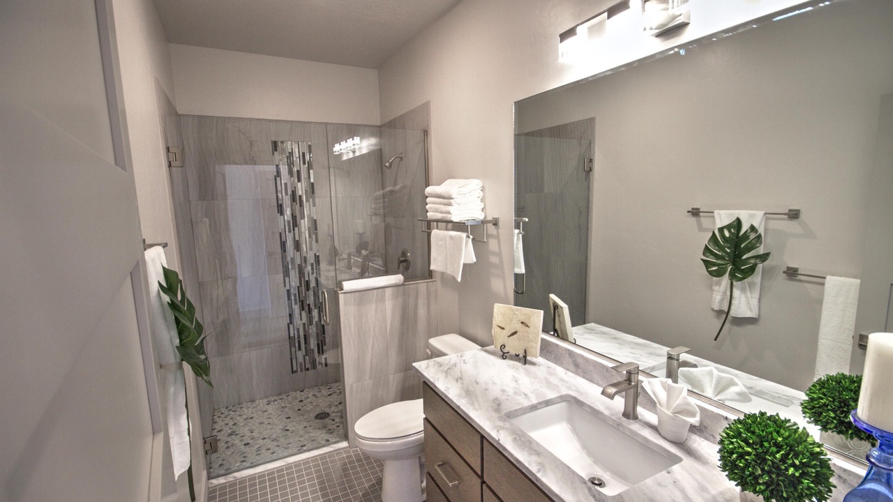 Photo of Bathroom in Garden City
