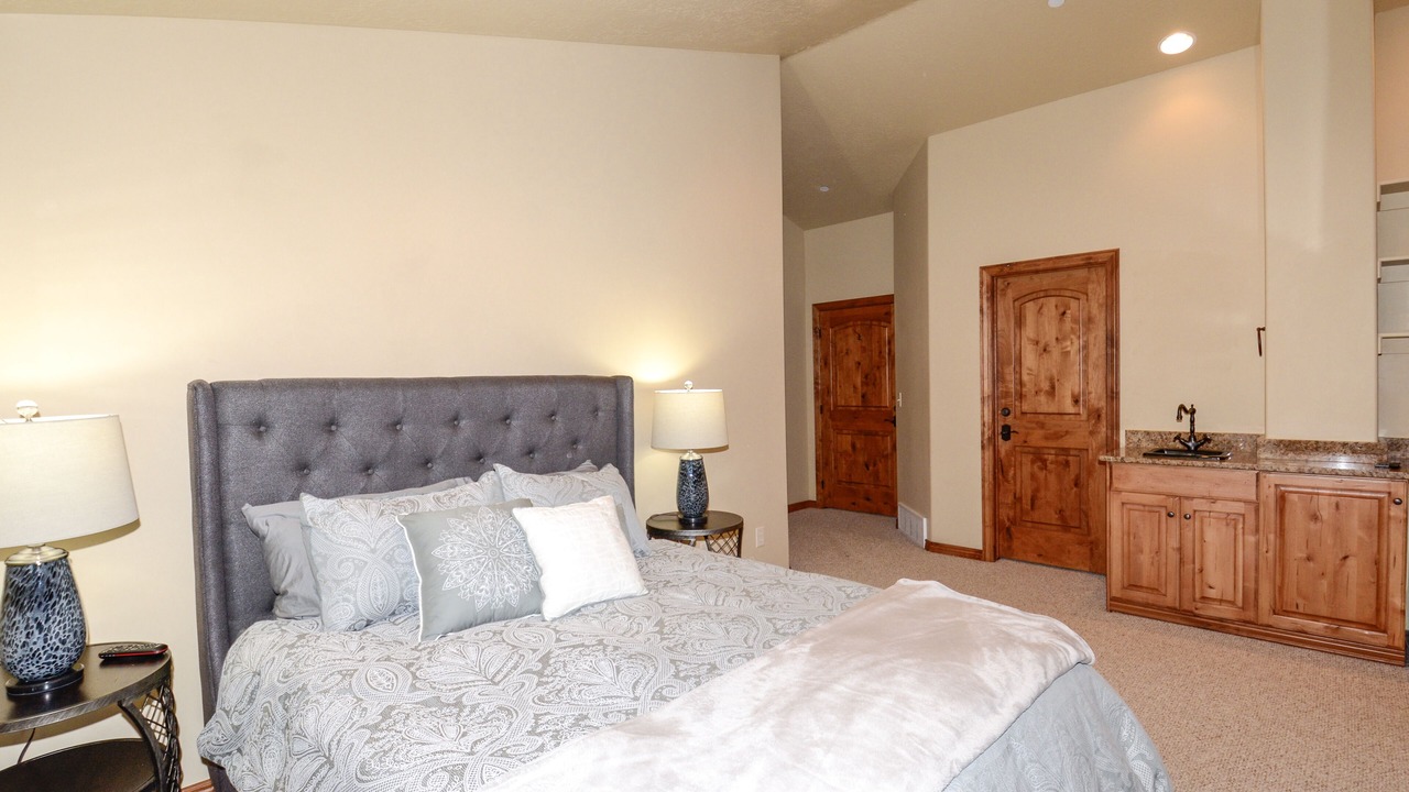 Photo of Bedroom in Wolf Creek