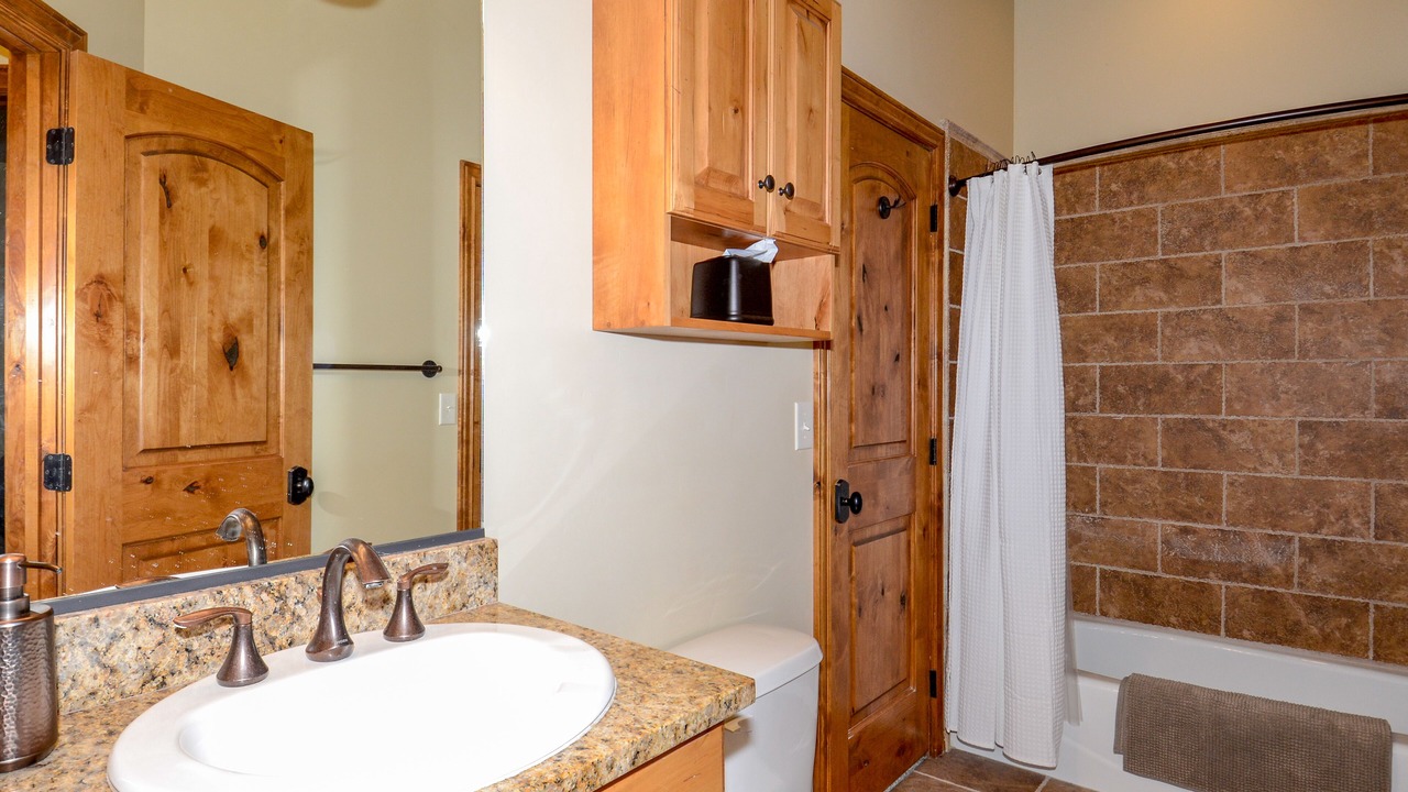 Photo of Bathroom in Wolf Creek