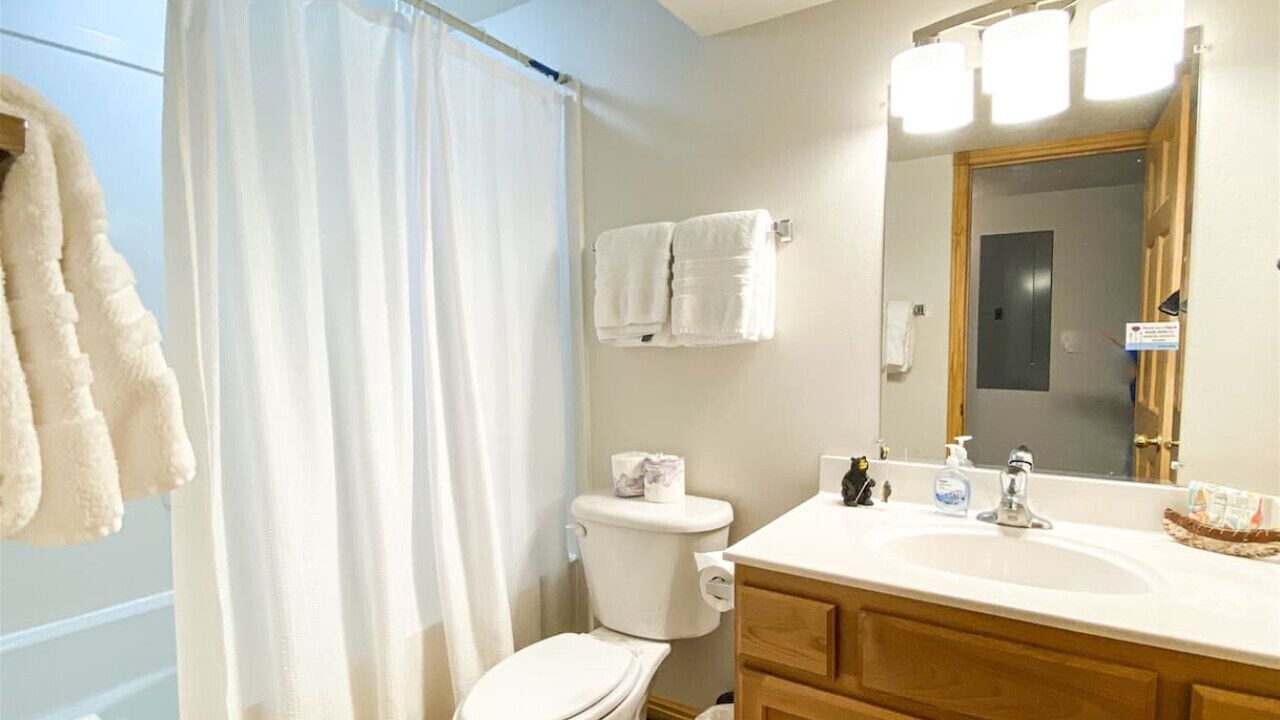 Photo of Bathroom in Harbor Village