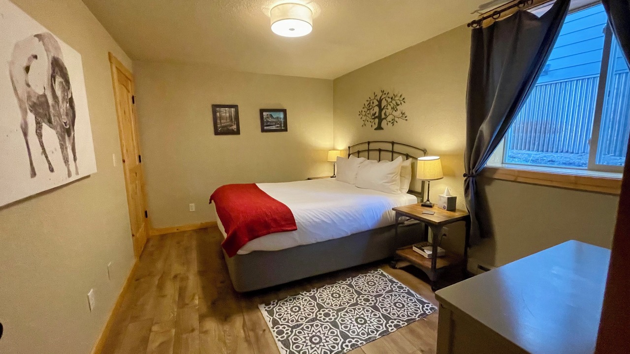 Photo of Bedroom in West Yellowstone