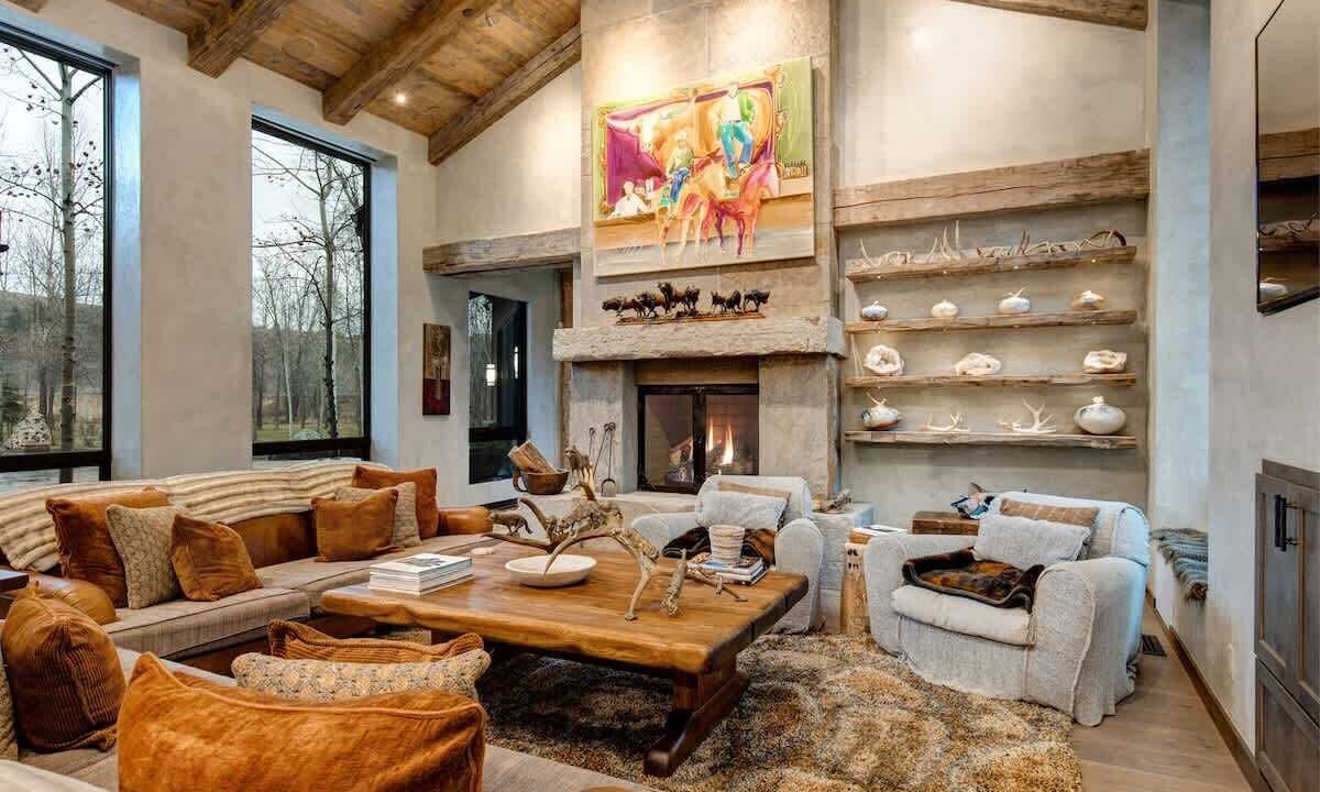 Photo of Livingroom in John Dodge