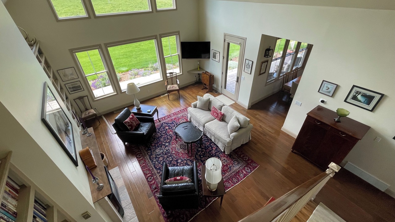 Photo of Livingroom in Story