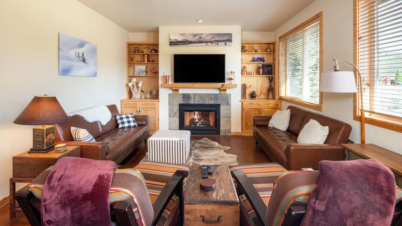 Photo of Livingroom in Warm Springs