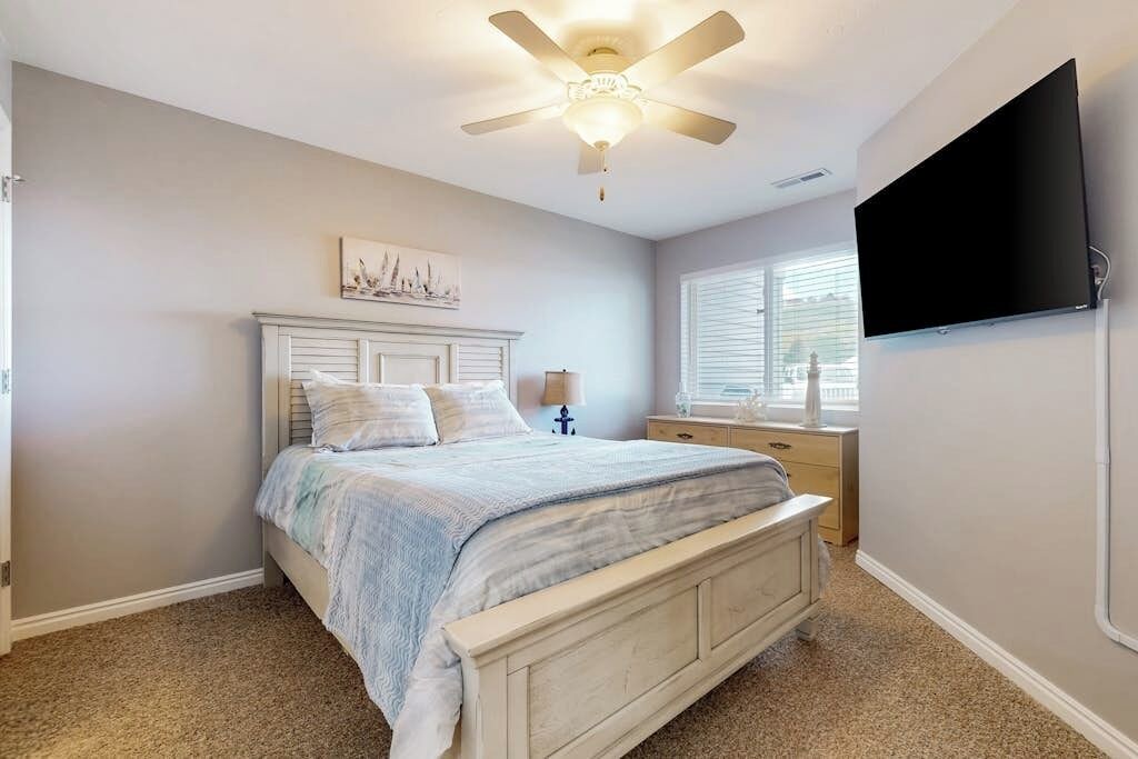 Photo of Bedroom in Harbor Village
