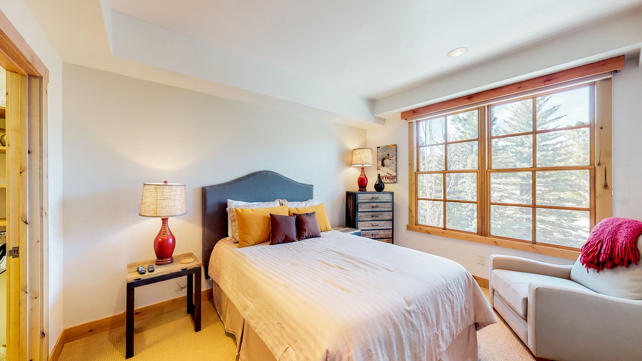 Photo of Bedroom in Elkhorn Village