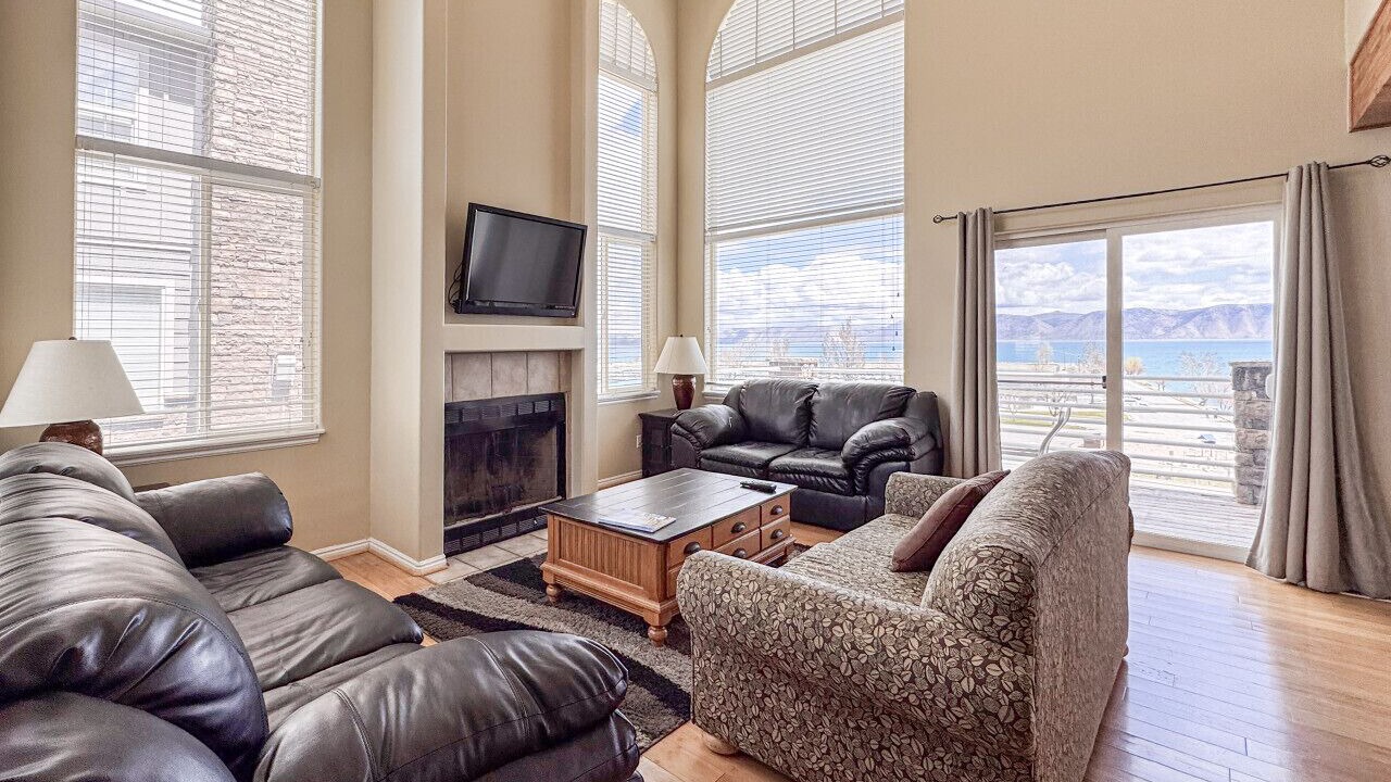 Photo of Livingroom in Harbor Village