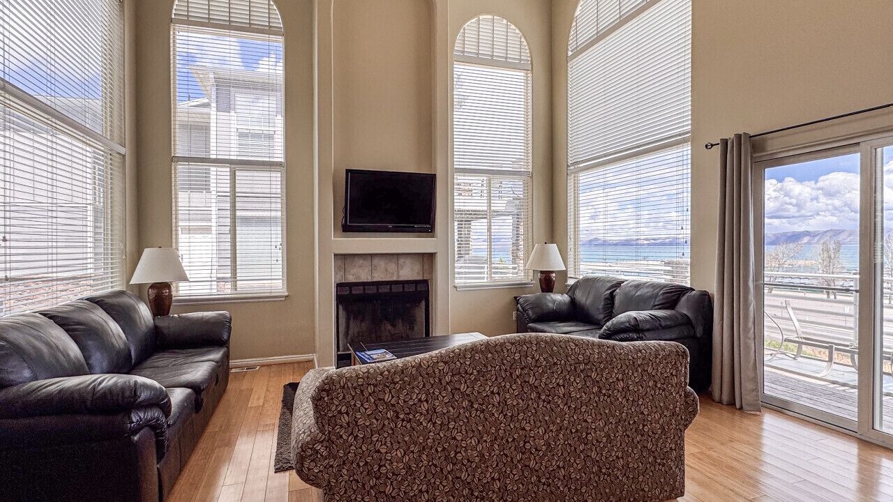 Photo of Livingroom in Harbor Village