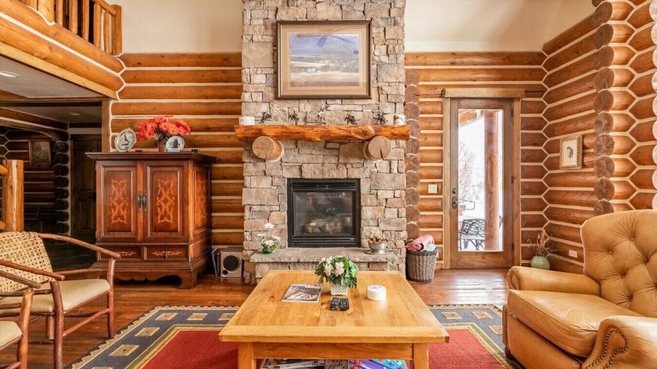 Photo of Livingroom in Victor