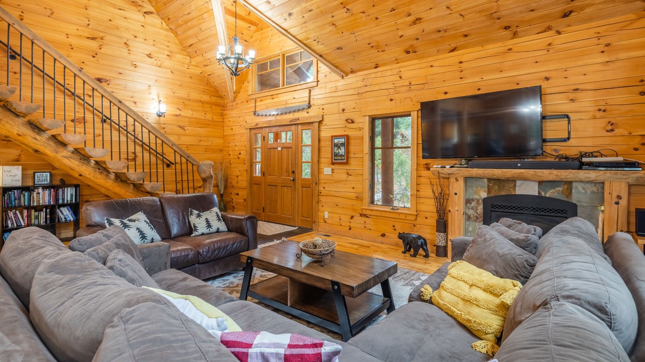 Photo of Livingroom in Cle Elum