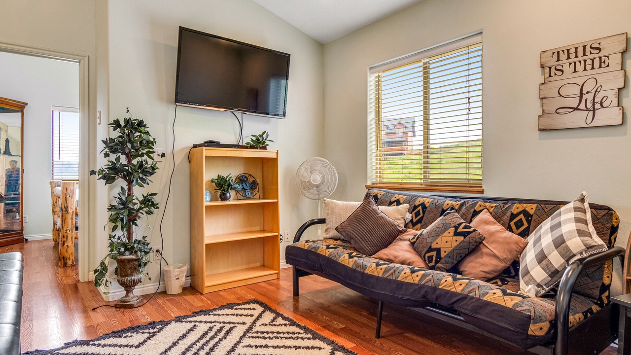 Photo of Livingroom in Harbor Village
