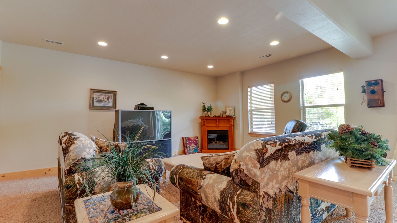 Photo of Livingroom in Harbor Village