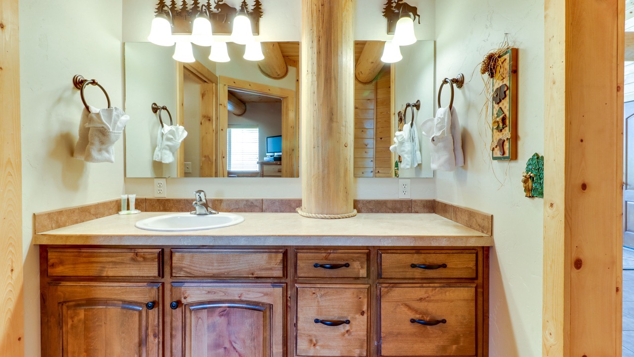 Photo of Bathroom in Harbor Village
