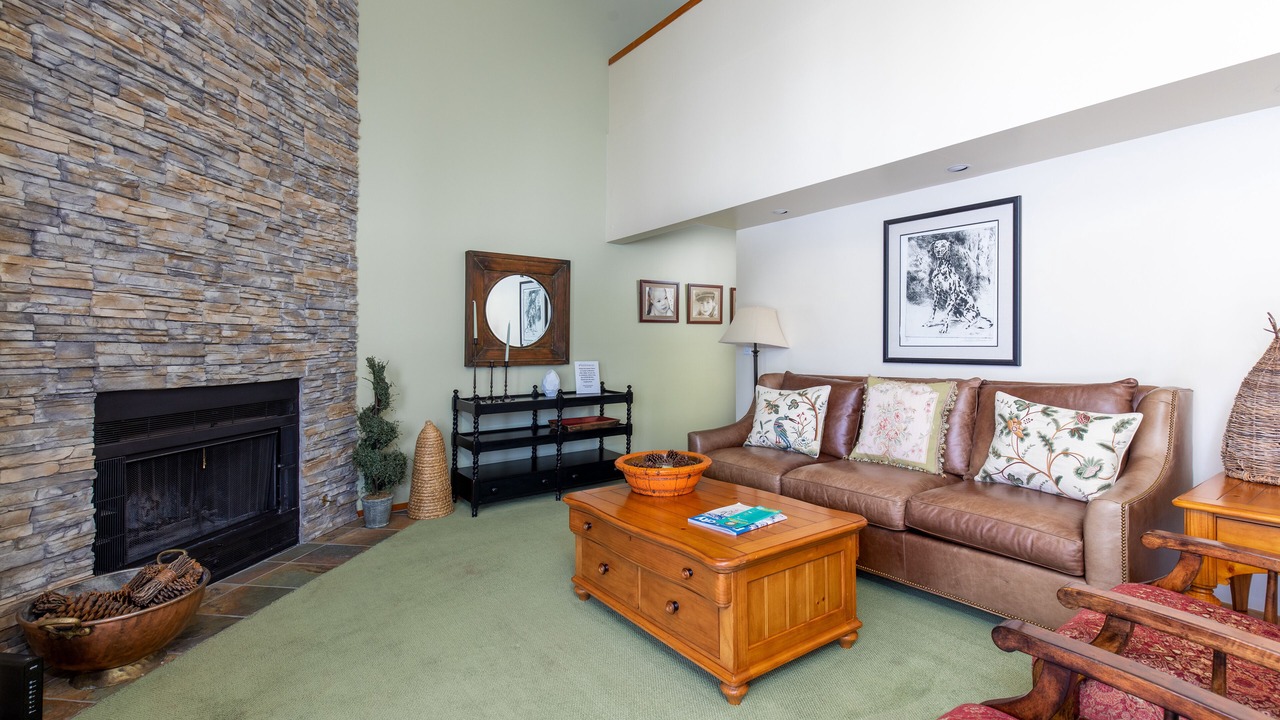 Photo of Livingroom in Deer Valley