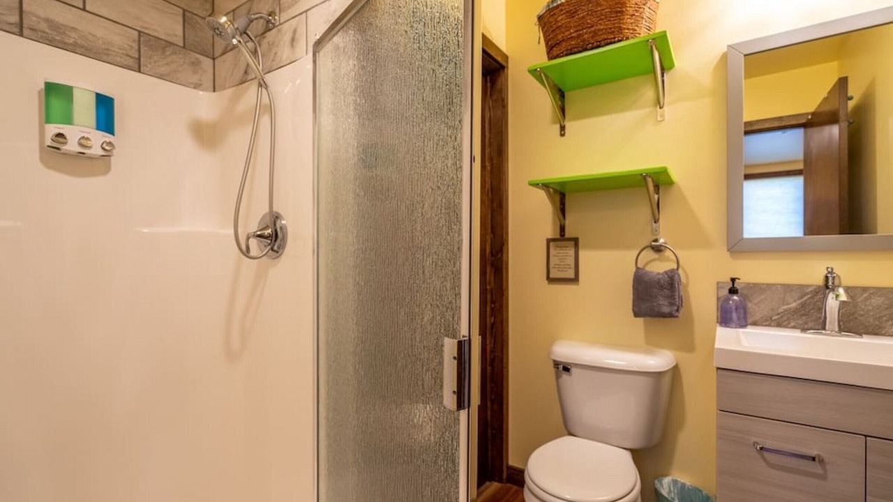 Photo of Bathroom in Emigrant