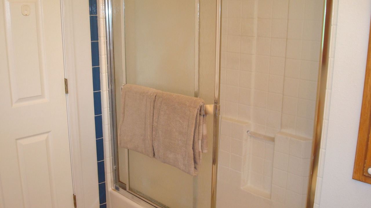 Photo of Bathroom in Island Park