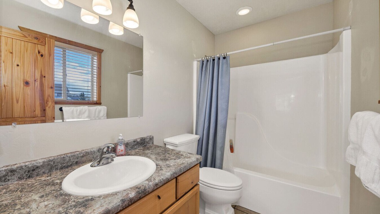 Photo of Bathroom in Garden City