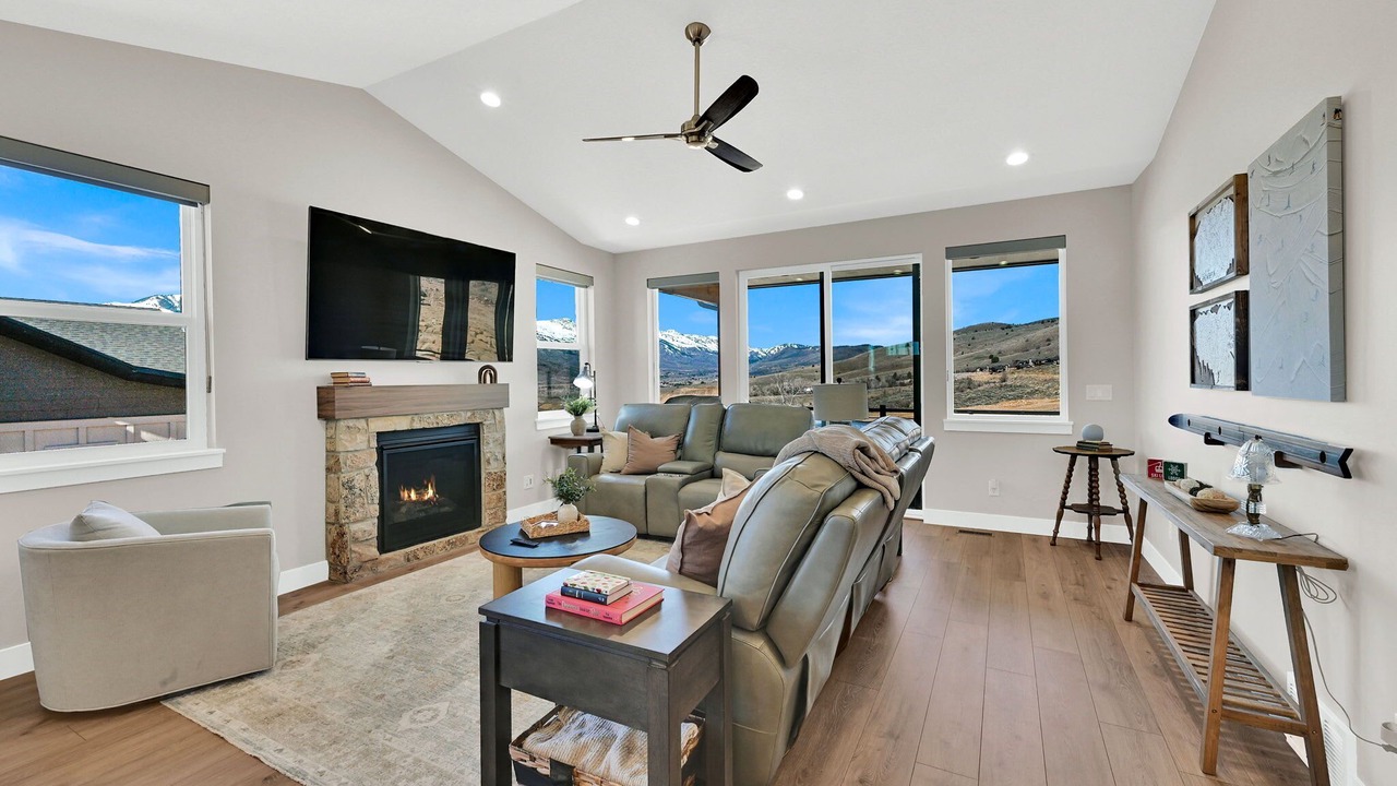 Photo of Livingroom in Wolf Creek