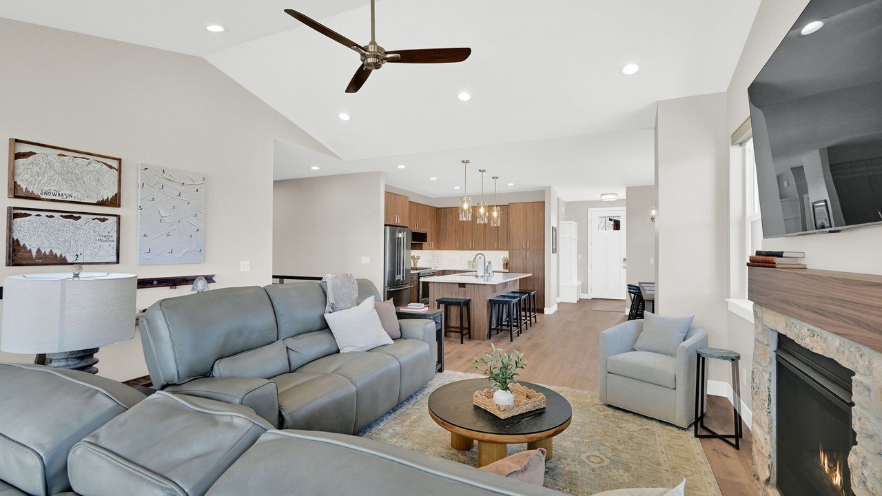Photo of Livingroom in Wolf Creek