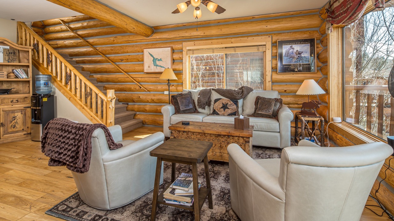 Photo of Livingroom in West Yellowstone