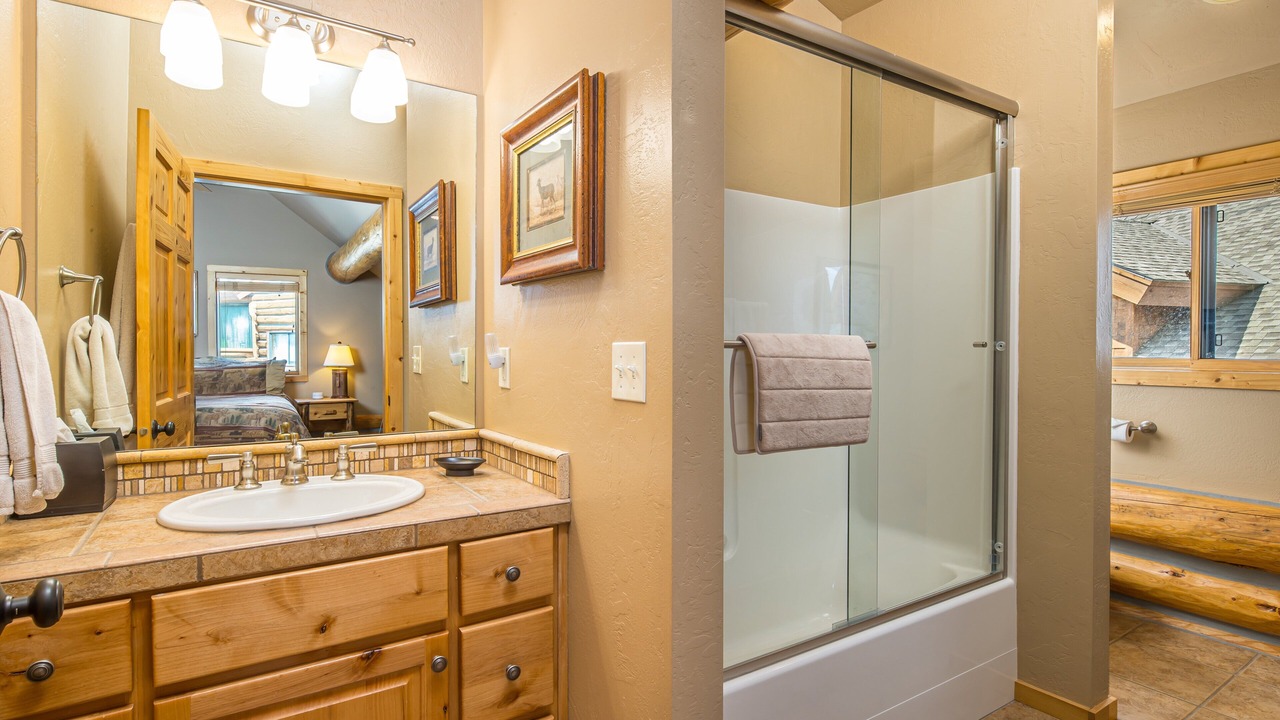 Photo of Bathroom in West Yellowstone